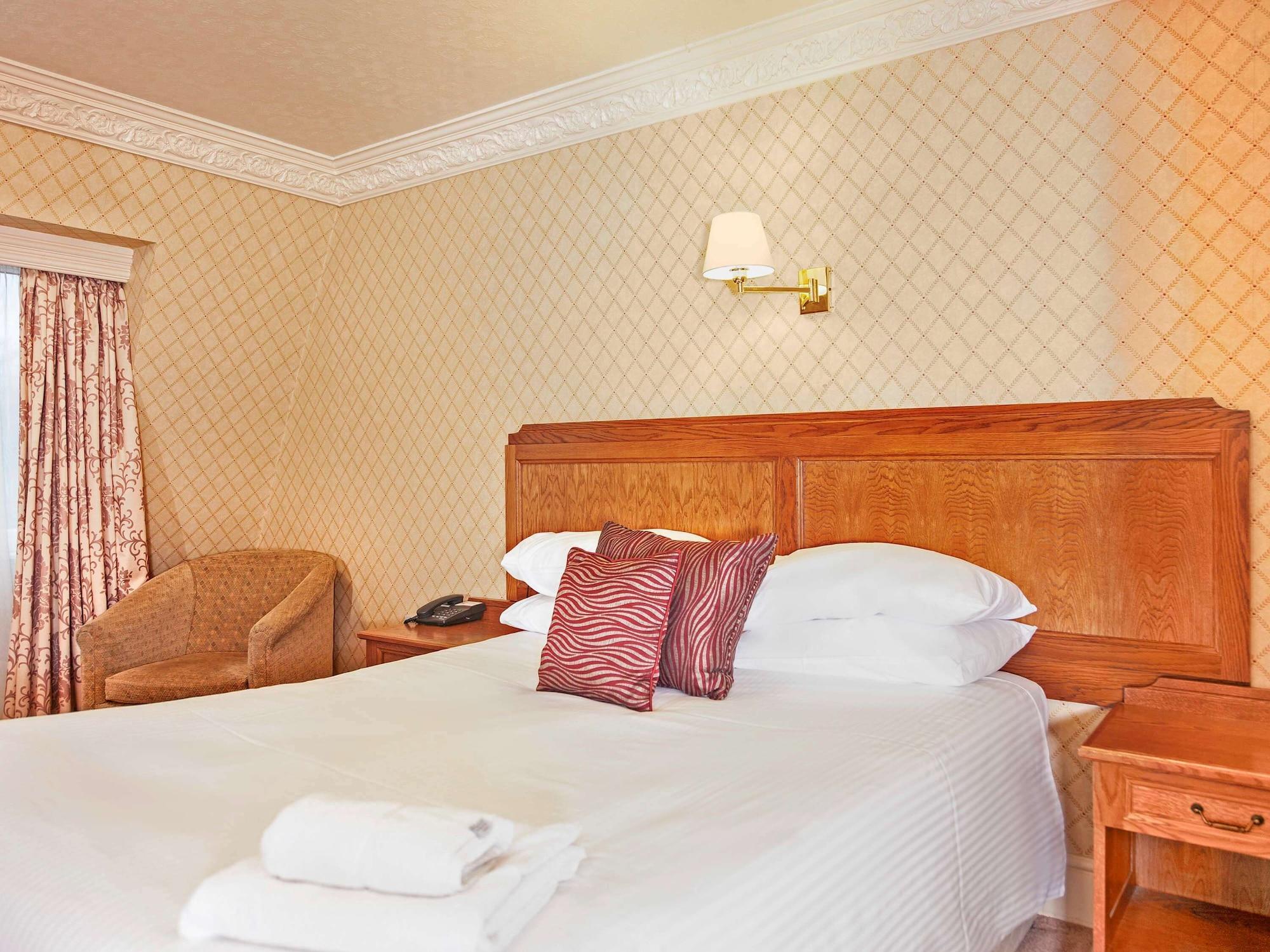 Bredbury Hall Hotel Stockport Exterior photo